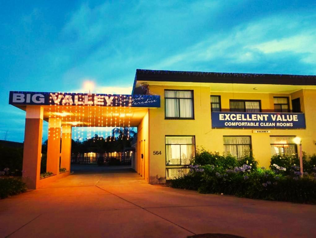 Big Valley Lakeside Paradise Motor Inn Shepparton Eksteriør bilde