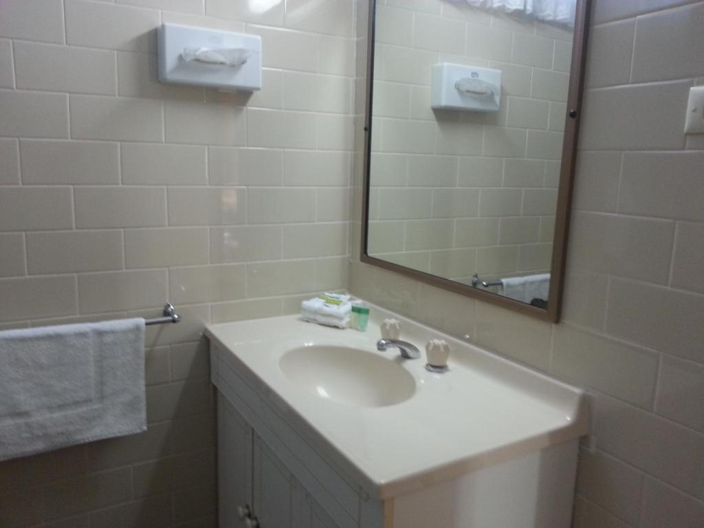 Big Valley Lakeside Paradise Motor Inn Shepparton Rom bilde