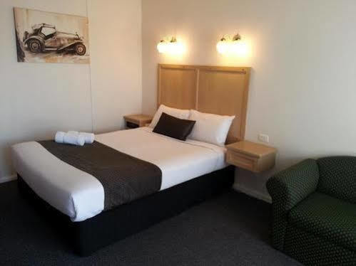 Big Valley Lakeside Paradise Motor Inn Shepparton Eksteriør bilde